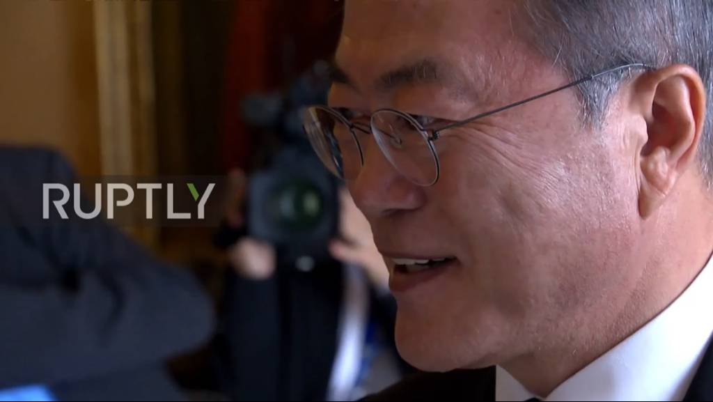 RUPTLY가 촬영한 문재인 대통령과 프란치스코 교황의 만남.jpg | 인스티즈