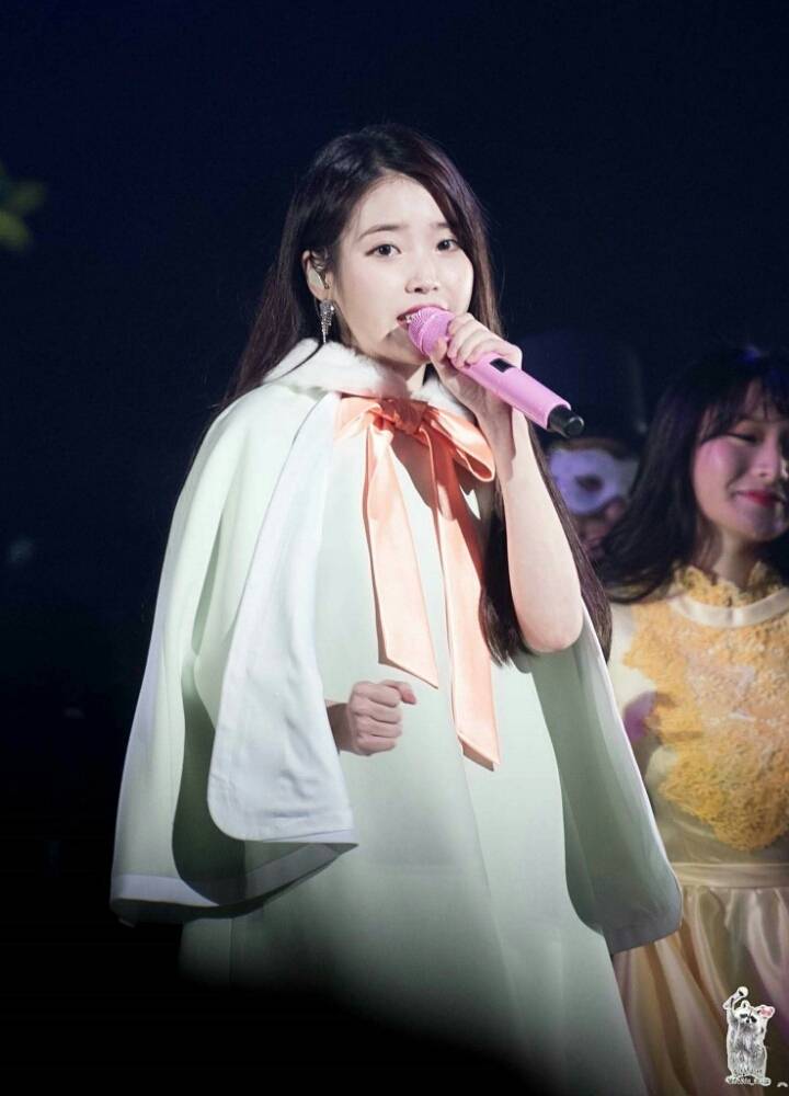 아이유 | 인스티즈