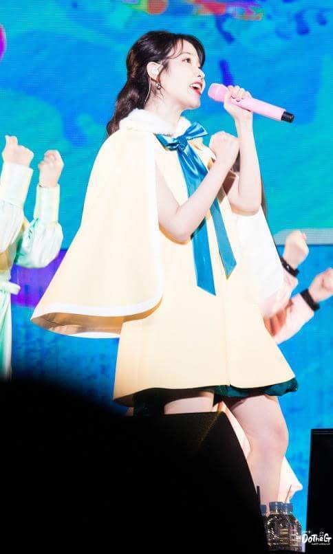 아이유 | 인스티즈