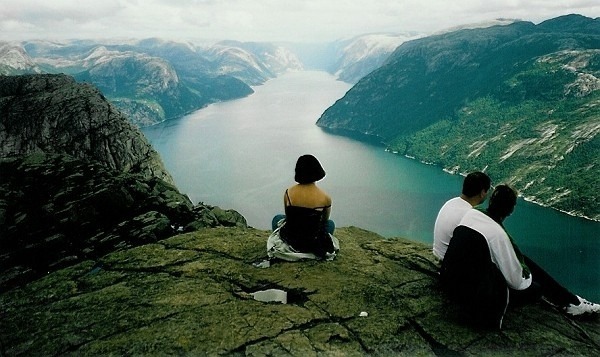 노르웨이의 프레케스톨렌(preikestolen) 절벽.jpg | 인스티즈