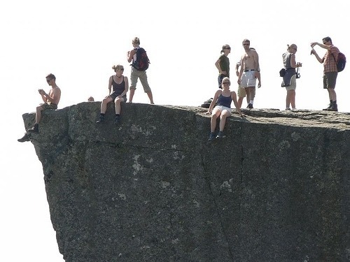 노르웨이의 프레케스톨렌(preikestolen) 절벽.jpg | 인스티즈