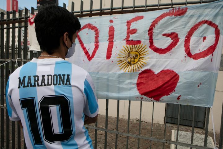 마라도나의 사망소식에 슬퍼하는 아르헨티나 국민들 | 인스티즈
