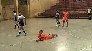 여자 풋살 대참사.gif | 인스티즈