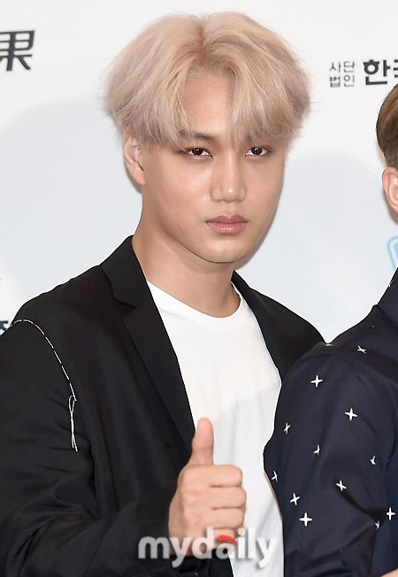 여초에서 화제인 오늘 엑소 기사사진 | 인스티즈