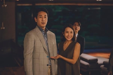 '이선균 가족=일본ㆍ송강호 가족=한국?' 日평론가 영화 '기생충' 해석 논란 | 인스티즈