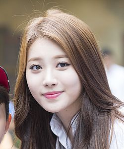 Yura at an event for Everland Korea, 7 June 2014 04.jpg