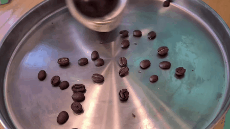 커피콩으로 빵 만드는 방법.gif | 인스티즈