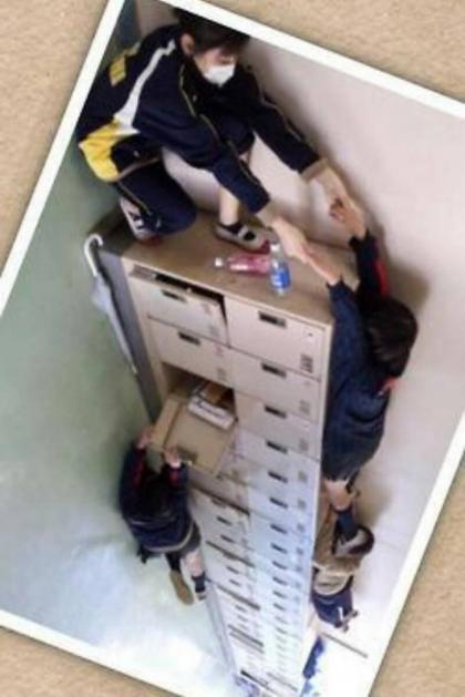 요즘 한국여고생들이 교실에서 노는법.jpg  | 인스티즈