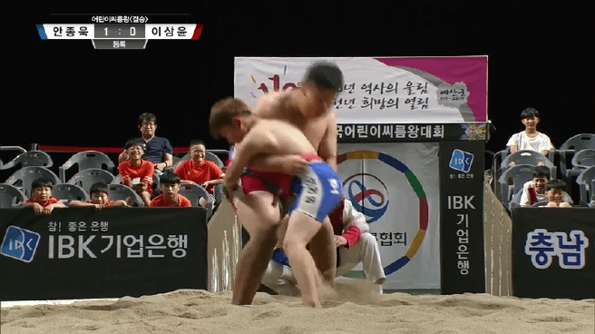 기술로 체급차를 극복한 씨름 선수 ㄷㄷㄷ.jpgif | 인스티즈