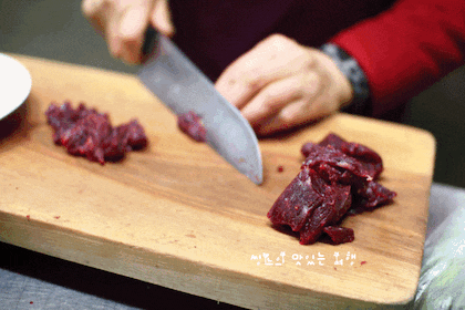 대구,경북에서 술 안주로 먹는 뭉티기+오드래기.jpgif | 인스티즈