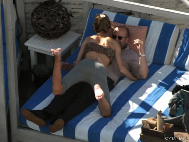 꿀 떨어지는 제이슨 스타뎀-로지 헌팅턴 휘틀리 커플 | 인스티즈