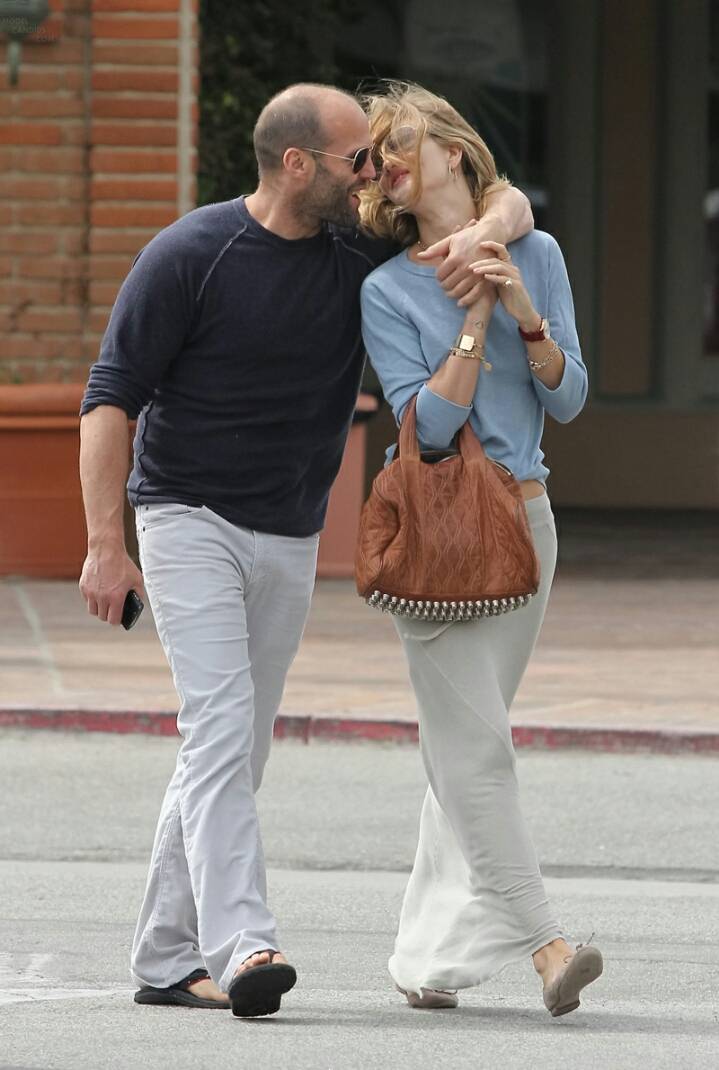 꿀 떨어지는 제이슨 스타뎀-로지 헌팅턴 휘틀리 커플 | 인스티즈