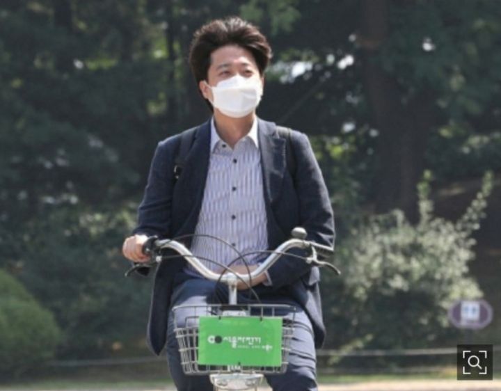  '자전거 탄 이준석'에 국민들 '술렁'…"우리도 드디어 선진국형 정치인 보유?" | 인스티즈