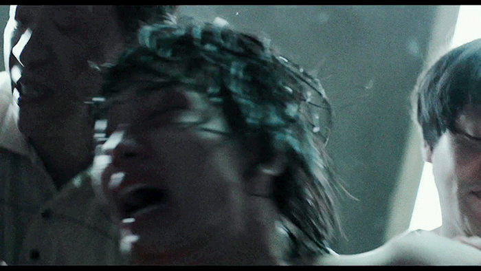 "내 새끼 와 못 가고있노...” 빡침과 분노를 일으키는 영화 속에서 울컥하게 만들었던 장면들 | 인스티즈