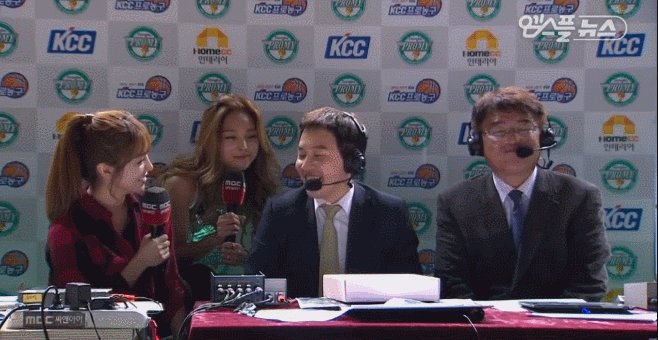 군인한테 포상 내려주는 강윤이 치어리더.jpgif | 인스티즈