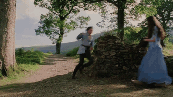 어떤 명령이든 복종하고 살아가야 하는 마법에 걸린 여자아이ㅠ.gif | 인스티즈