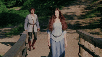 어떤 명령이든 복종하고 살아가야 하는 마법에 걸린 여자아이ㅠ.gif | 인스티즈