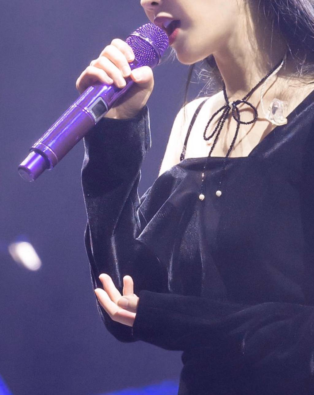 아이유의 마이크 사랑 | 인스티즈