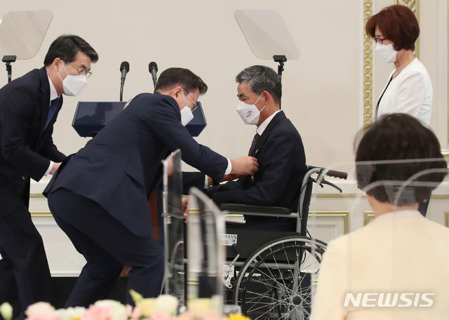 오늘 문재인 대통령이 국빈급에 준하는 의전을 준비한 이유.gif | 인스티즈