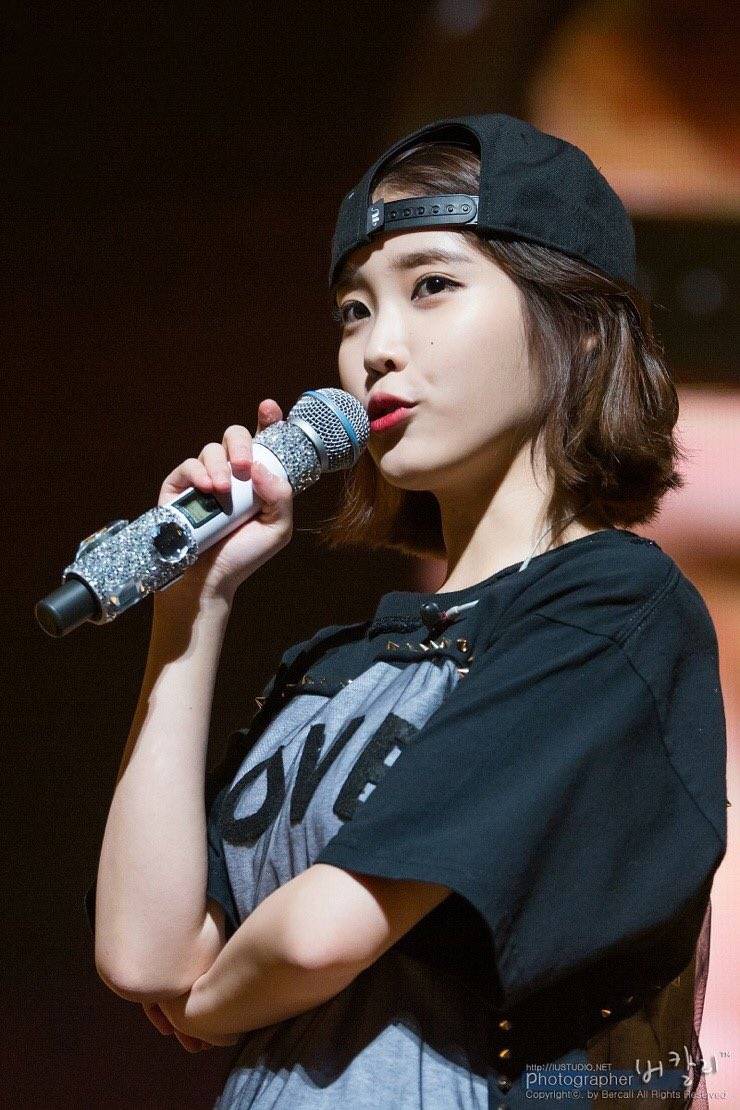 아이유의 마이크 사랑 | 인스티즈