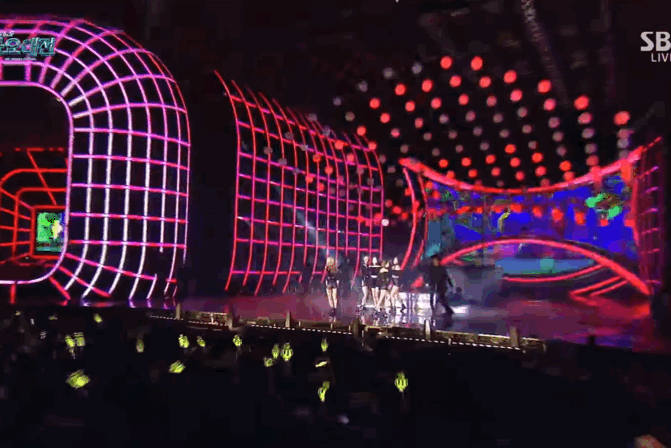 아이유 커버무대에 진심인 오마이걸 | 인스티즈