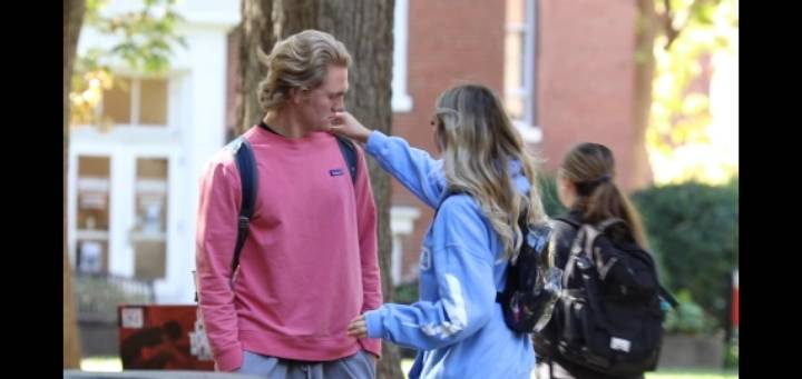 모르는 사람한테 냅다 손키스 날려보기 | 인스티즈