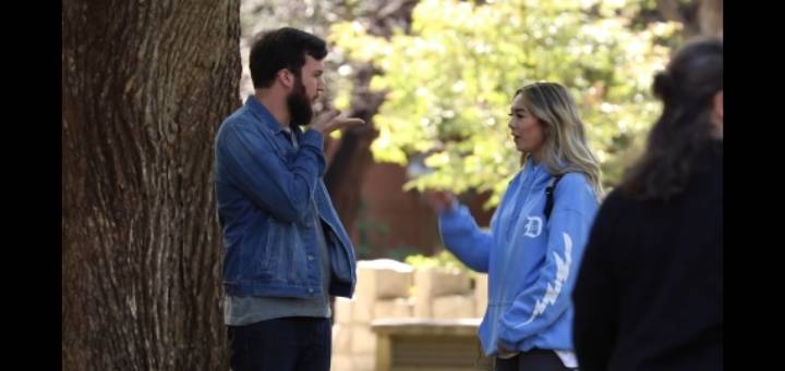 모르는 사람한테 냅다 손키스 날려보기 | 인스티즈