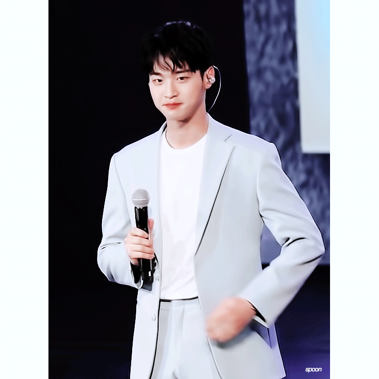 뜻밖의 또래케미에 치인 드덕 한트럭 된다는 배우판 92즈.jpgif | 인스티즈