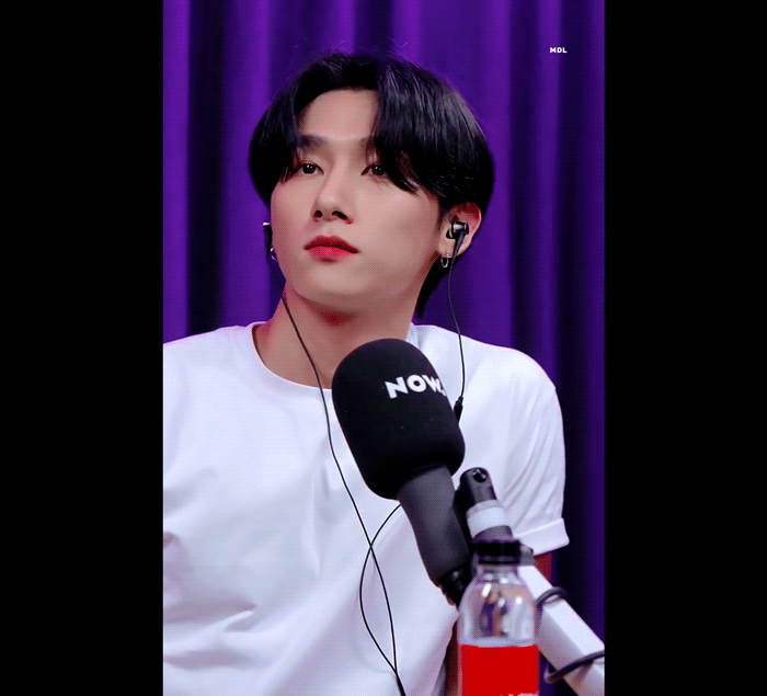 생방인데 너무 대놓고 만지는거 아니에요? | 인스티즈