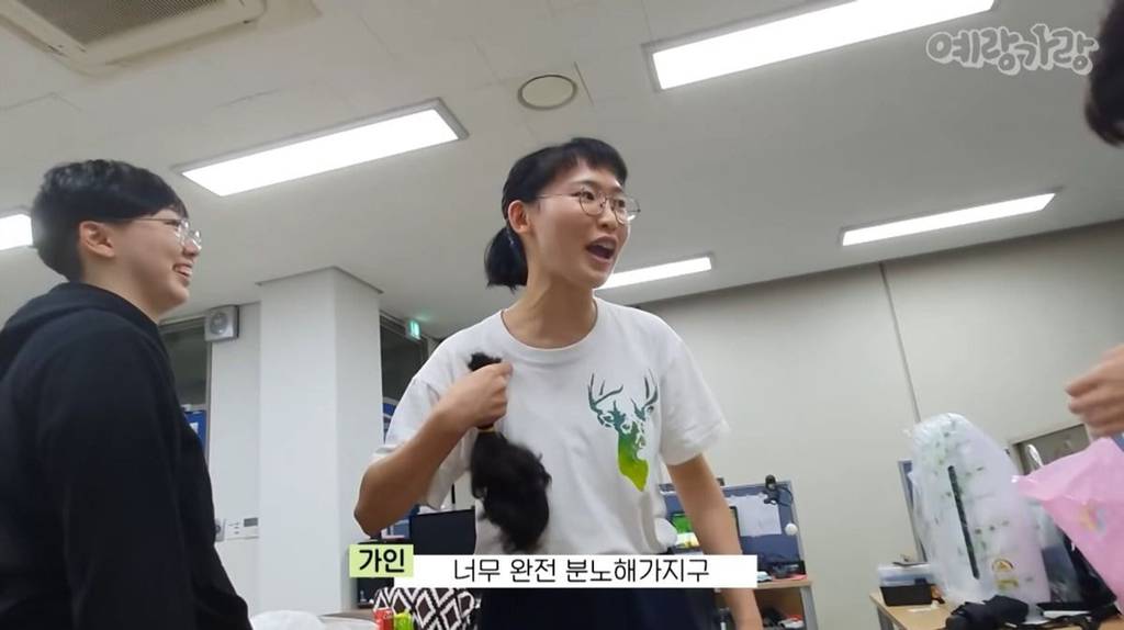 고2 딸이 갑자기 삭발하고 나타났을때 가족들(엄마 아빠 오빠) 반응 | 인스티즈