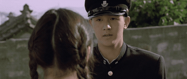 친구가 자꾸 연애편지를 저보고 대신 써달라는데요...gif | 인스티즈