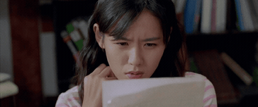 친구가 자꾸 연애편지를 저보고 대신 써달라는데요...gif | 인스티즈