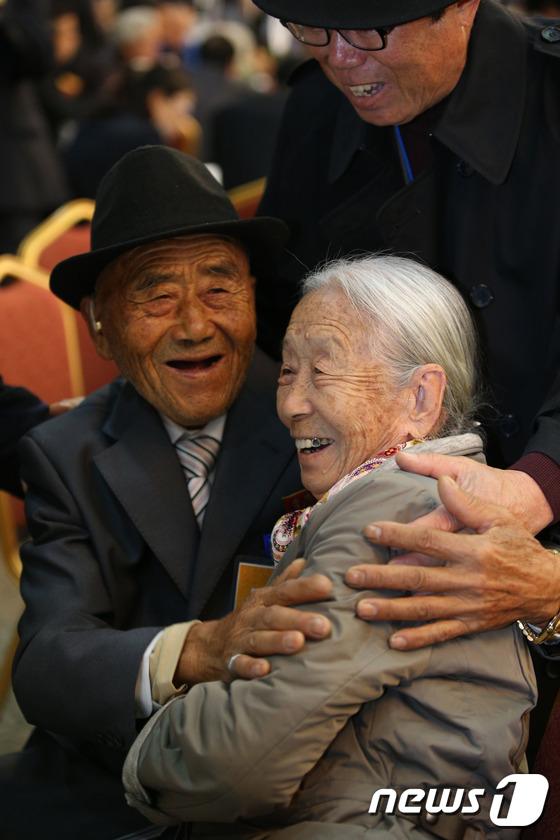 65년만에 만난 부부 | 인스티즈