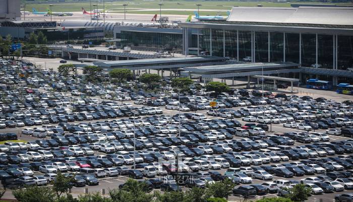 7월 22일 오늘 여행객들로 붐비는 김포공항 | 인스티즈