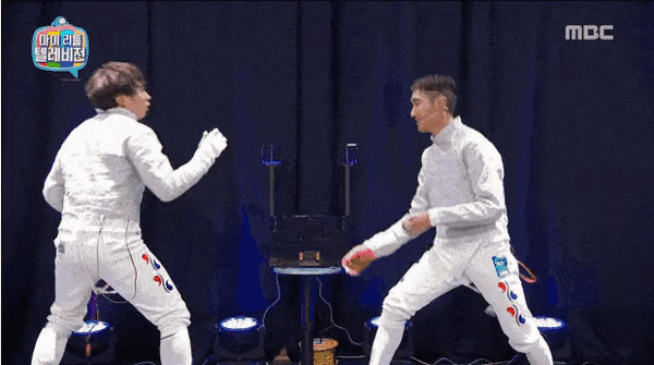펜싱 사브르 세계대회 1위 김정환을 가볍게 제압한 사람.gif | 인스티즈