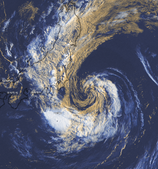 일본 태풍 위성사진.gif | 인스티즈