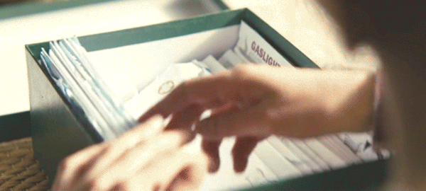 엄마가 매일 나에게 초록색 약을 먹이길래 약국에서 약의 정체를 알아봤더니...gif | 인스티즈