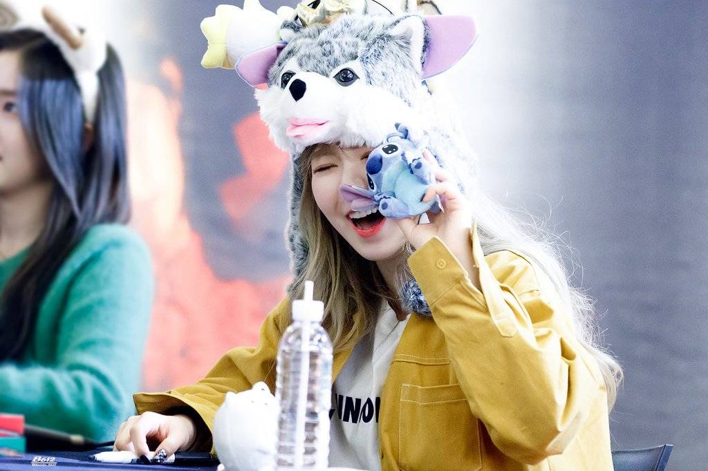 레드벨벳 웬디 머리 위에 팬들 사랑이 쌓여가는 과정 | 인스티즈