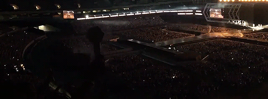 응원봉 중앙제어를 제대로 하면 이렇게 존잼꿀잼 jpgif feat 엑소 응원봉 | 인스티즈