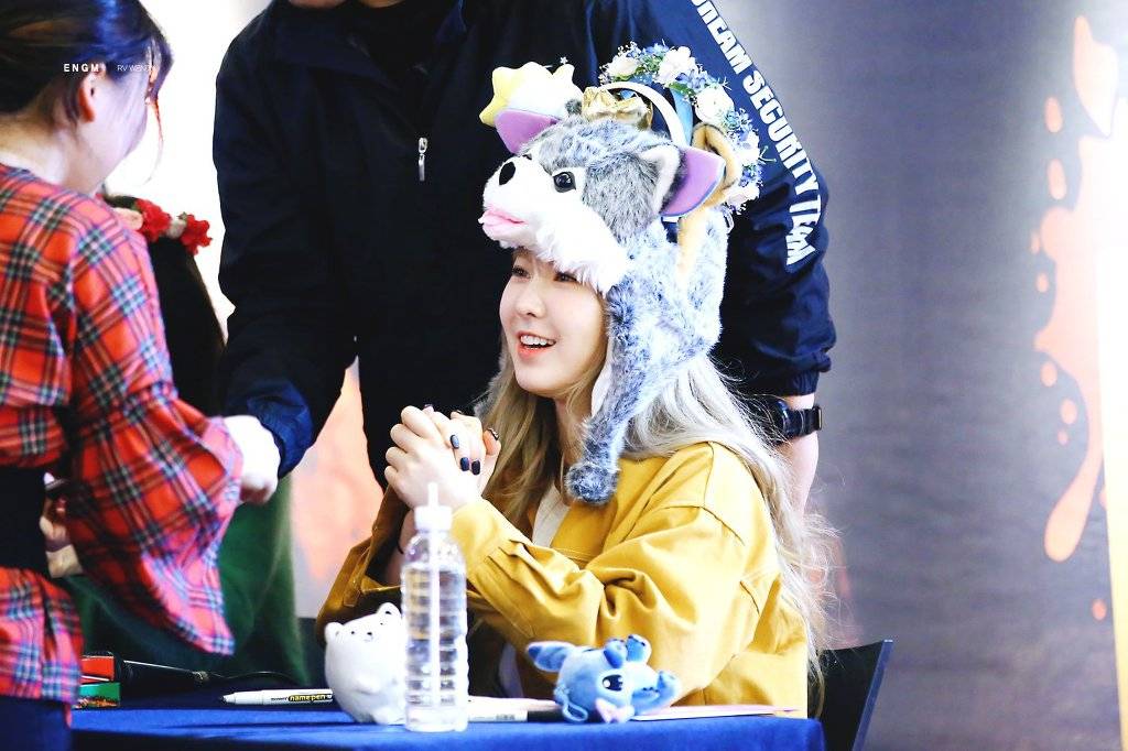 레드벨벳 웬디 머리 위에 팬들 사랑이 쌓여가는 과정 | 인스티즈