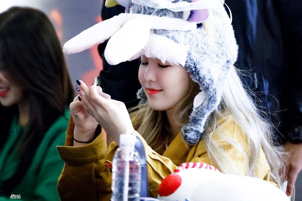 레드벨벳 웬디 머리 위에 팬들 사랑이 쌓여가는 과정 | 인스티즈