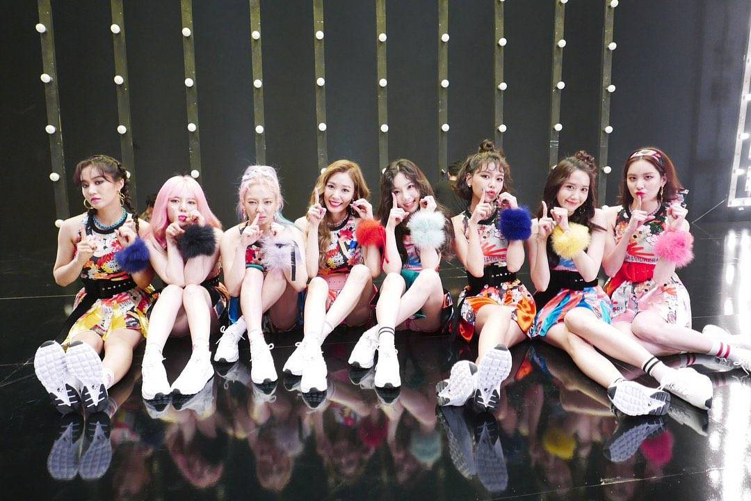 오늘로 데뷔 14주년 맞이한 레전드 걸그룹 소녀시대 | 인스티즈