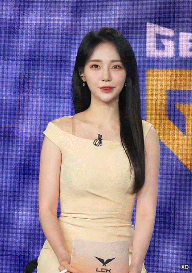 오늘자 짱예보스 이정현 아나운서.gif | 인스티즈