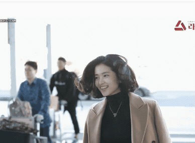 머리숱이 많아서 나눠주고 싶다는 김태리ㄷㄷ.jpgif | 인스티즈