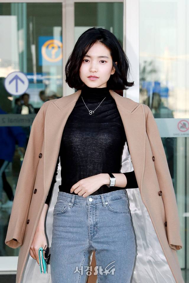 머리숱이 많아서 나눠주고 싶다는 김태리ㄷㄷ.jpgif | 인스티즈