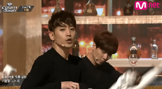 K-POP을 능가하겠다는 일본 장수아이돌 아라시 춤과 한국 장수아이돌 춤.gif | 인스티즈