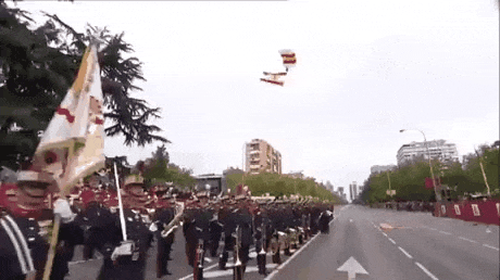 스페인 국군의날 행사 대참사 | 인스티즈