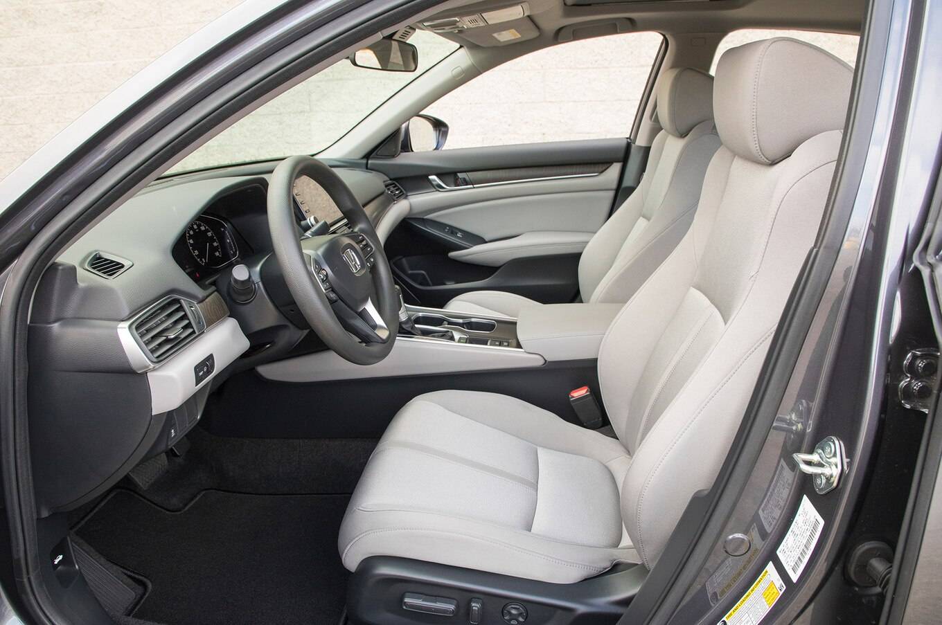 2018 신형 도요타 캠리 2.5 XLE vs 2018 신형 혼다 어코드 1.5T [데이터주의] | 인스티즈