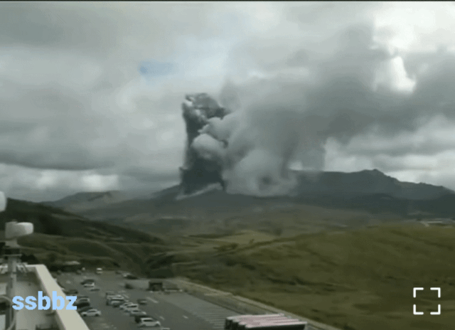 2021년 10월 20일 일본 아소산 화산폭발 당시 CCTV | 인스티즈