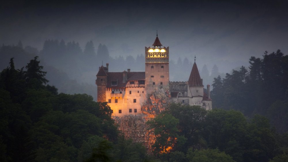 castle6 bran dracula brasnov romania